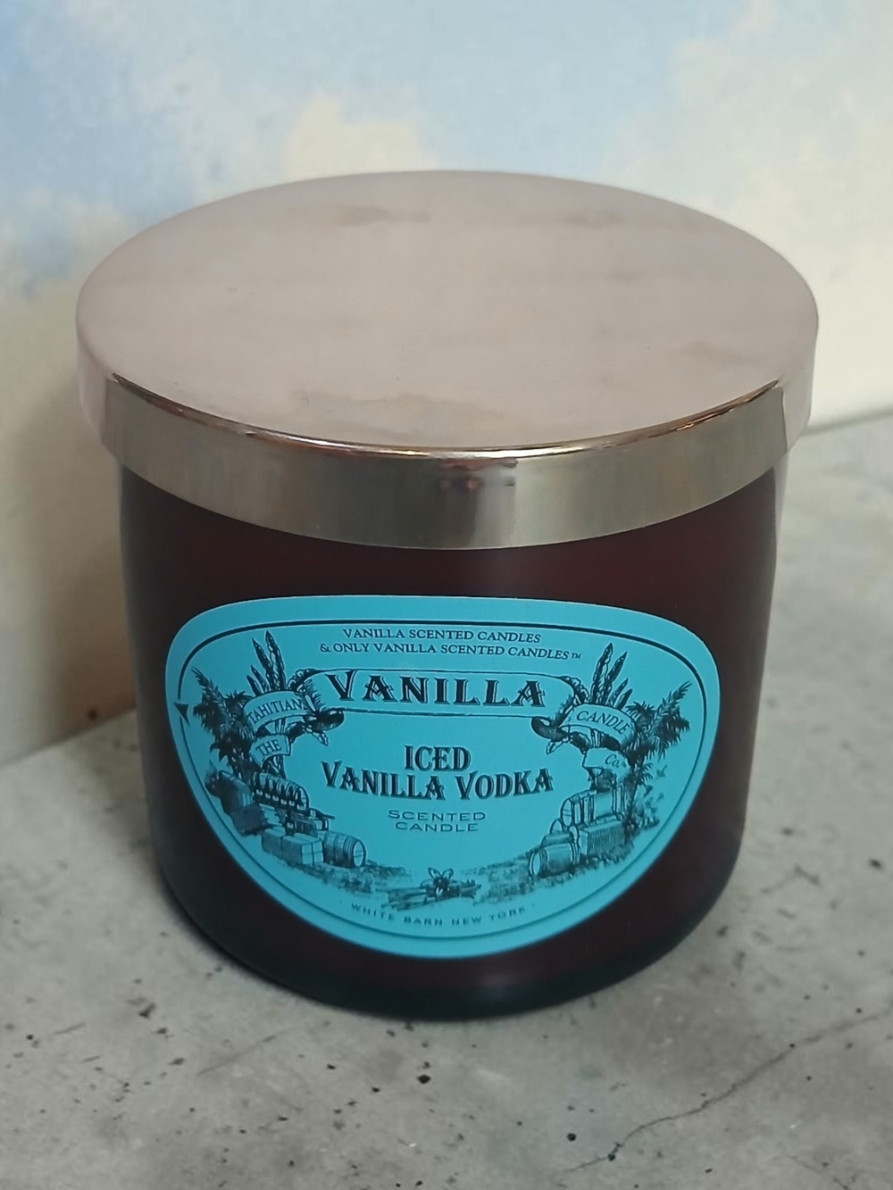 Bath & Body Works Vanilla Iced Vodka Candle in Brown & Blue